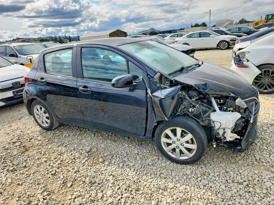 2017 TOYOTA YARIS 5-DOOR LE  
