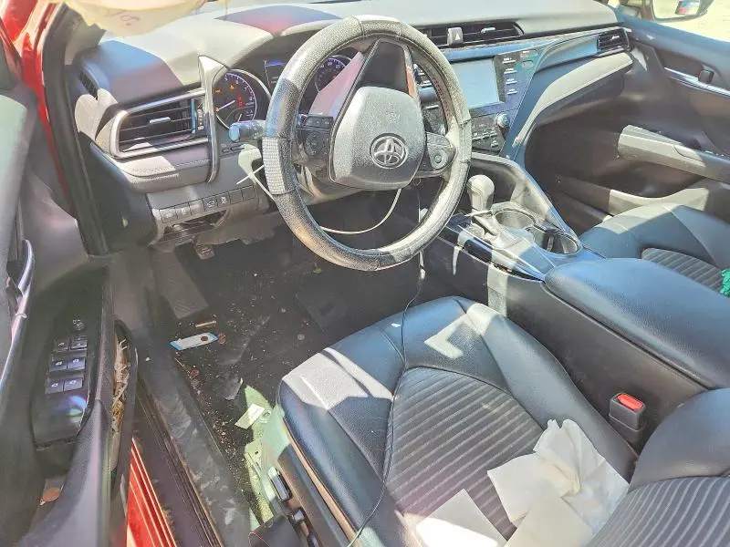2019 TOYOTA CAMRY SE  