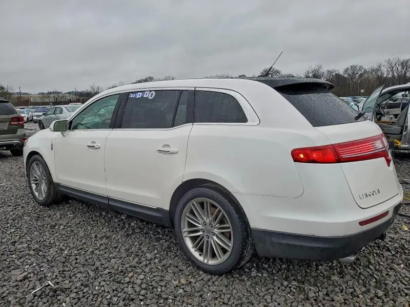 2019 LINCOLN MKT   