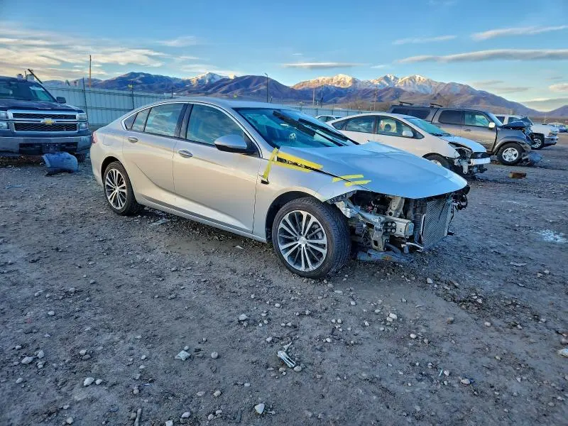 2018 BUICK REGAL ESSENCE  