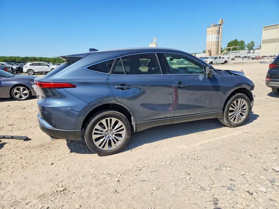 2022 TOYOTA VENZA XLE  