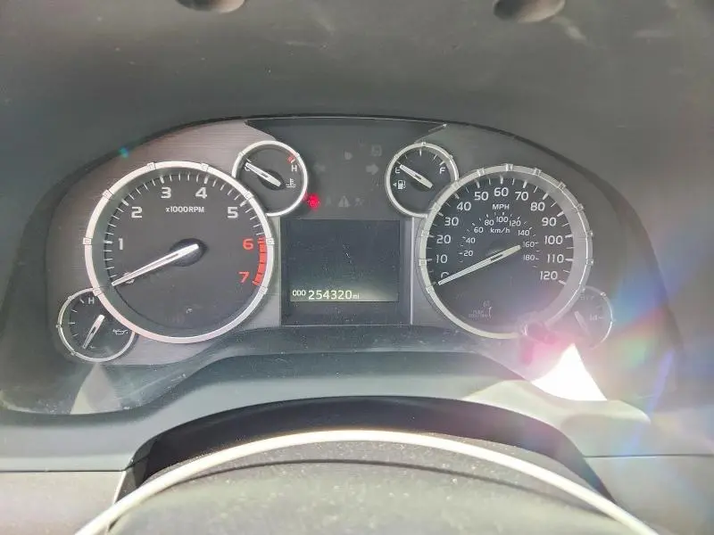 2017 TOYOTA TUNDRA CREWMAX SR5  