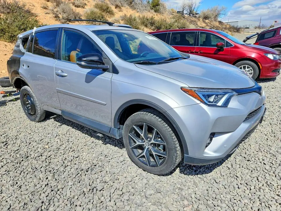 2017 TOYOTA RAV4 SE  