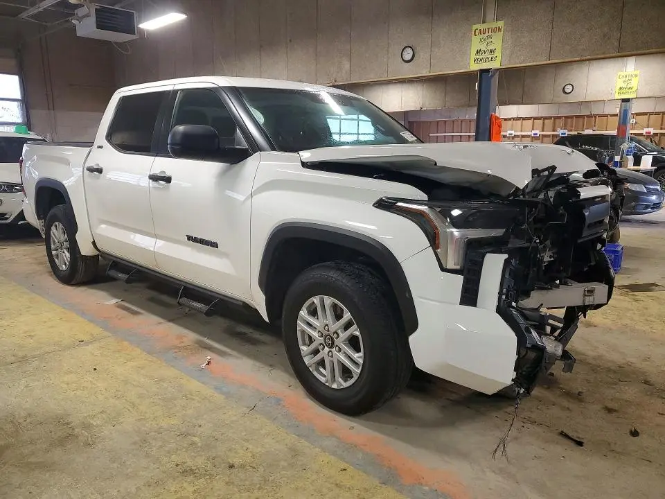 2025 TOYOTA TUNDRA CREWMAX SR  