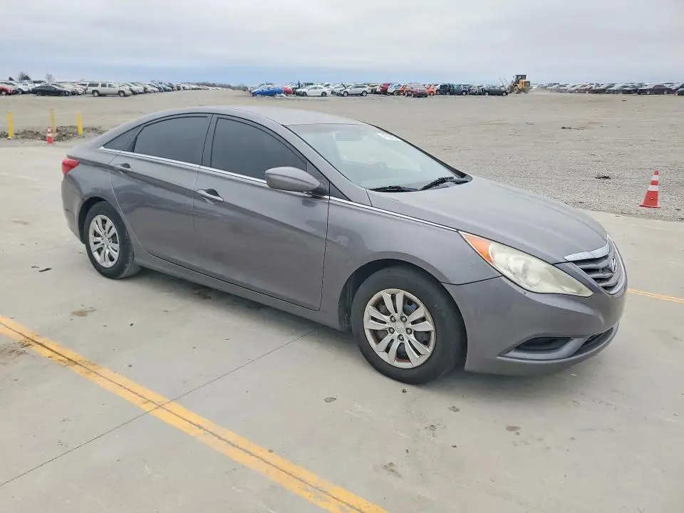 2011 HYUNDAI SONATA GLS  