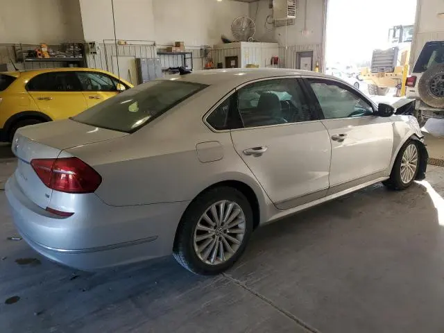 2016 VOLKSWAGEN PASSAT SE  