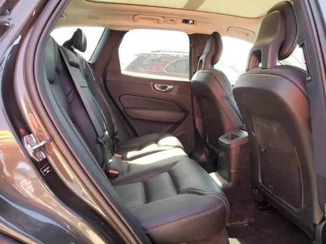 2018 VOLVO XC60 T8 INSCRIPTION  