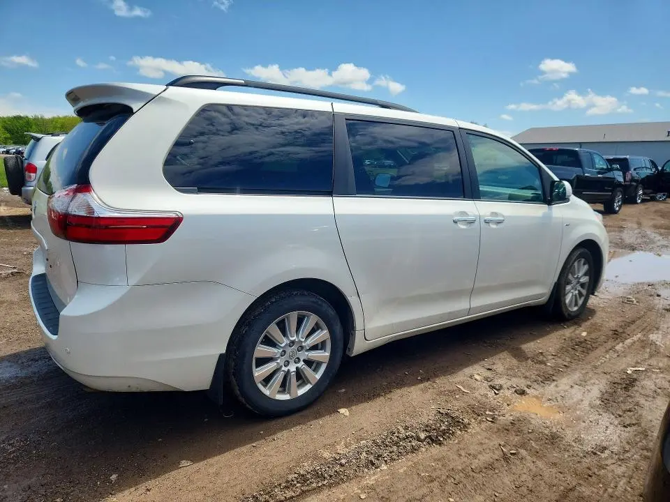 2017 TOYOTA SIENNA XLE PREMIUM 7-PASSENGER  