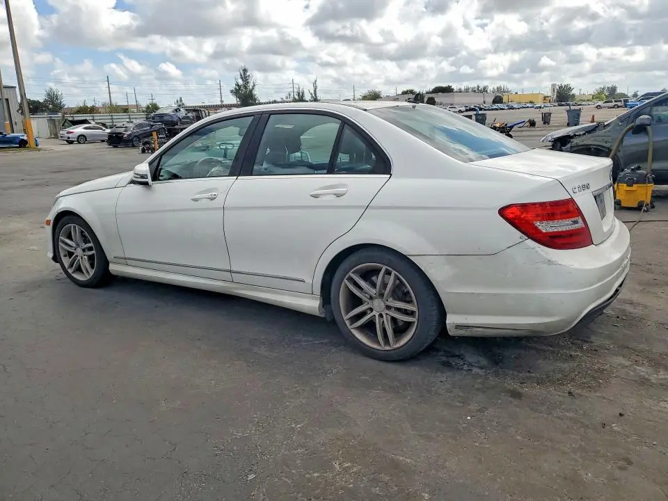 2013 MERCEDES-BENZ C 250  