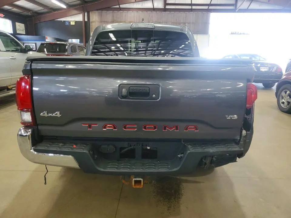 2019 TOYOTA TACOMA SR5 V6  