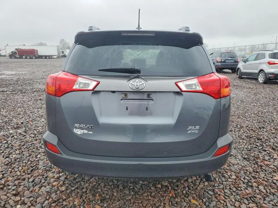 2015 TOYOTA RAV4 XLE  