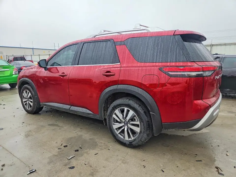 2023 NISSAN PATHFINDER SL  