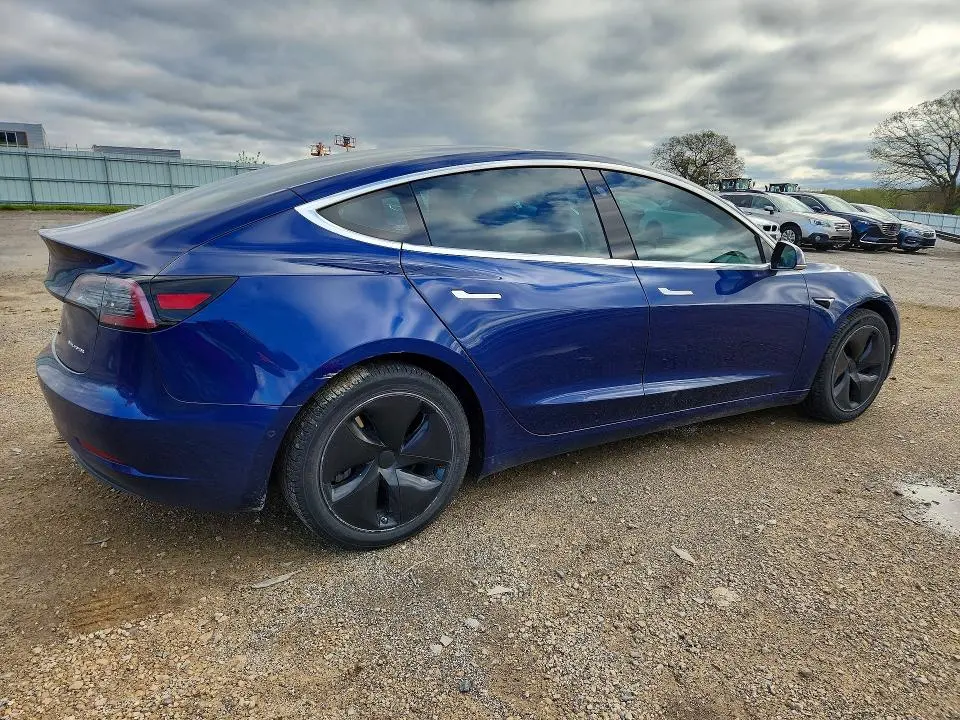 2018 TESLA MODEL 3   