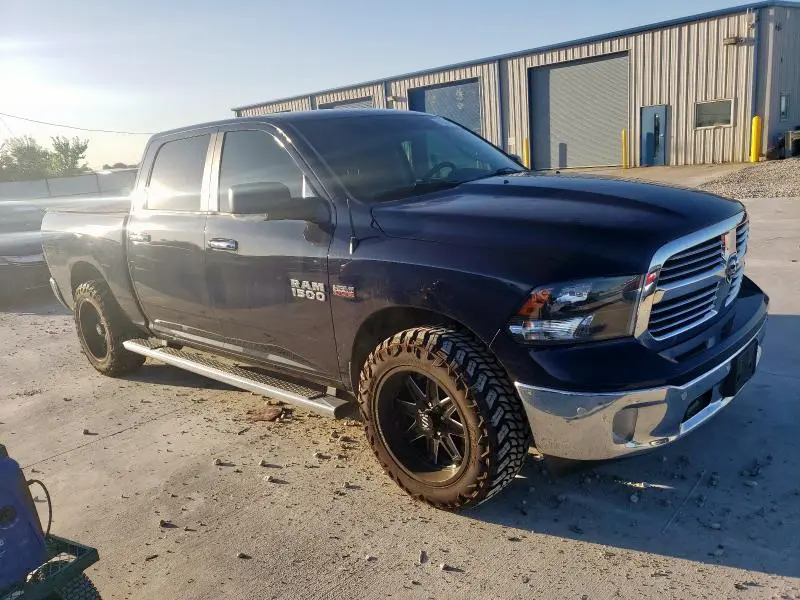 2016 RAM 1500 SLT  