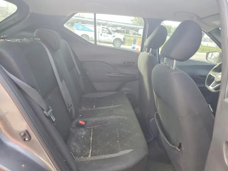 2020 NISSAN KICKS S  