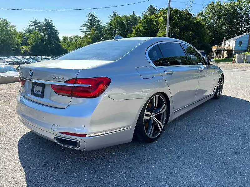 2016 BMW 750 XI  