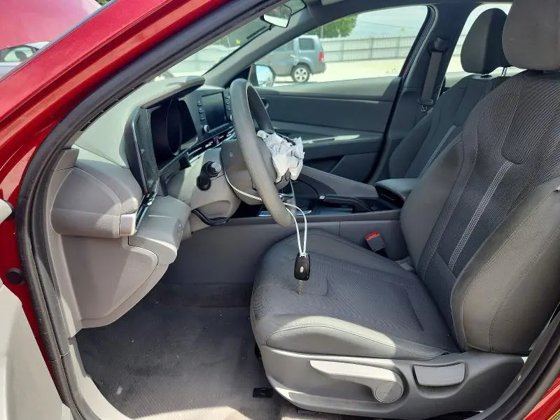 2023 HYUNDAI ELANTRA SE  