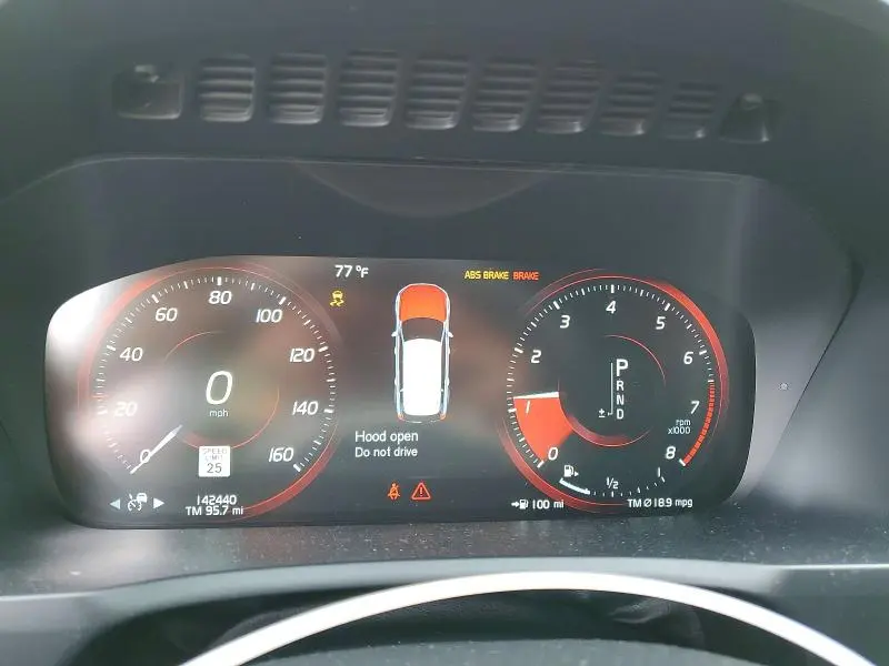 2016 VOLVO XC90 T6  