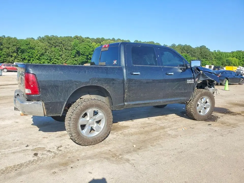 2016 RAM 1500 SLT  