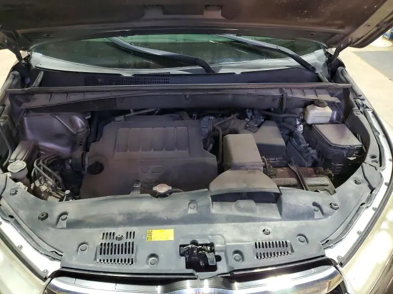 2015 TOYOTA HIGHLANDER XLE  
