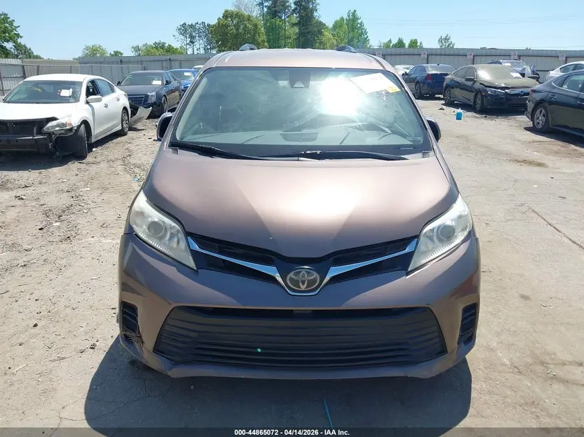 2018 TOYOTA SIENNA LE 8 PASSENGER