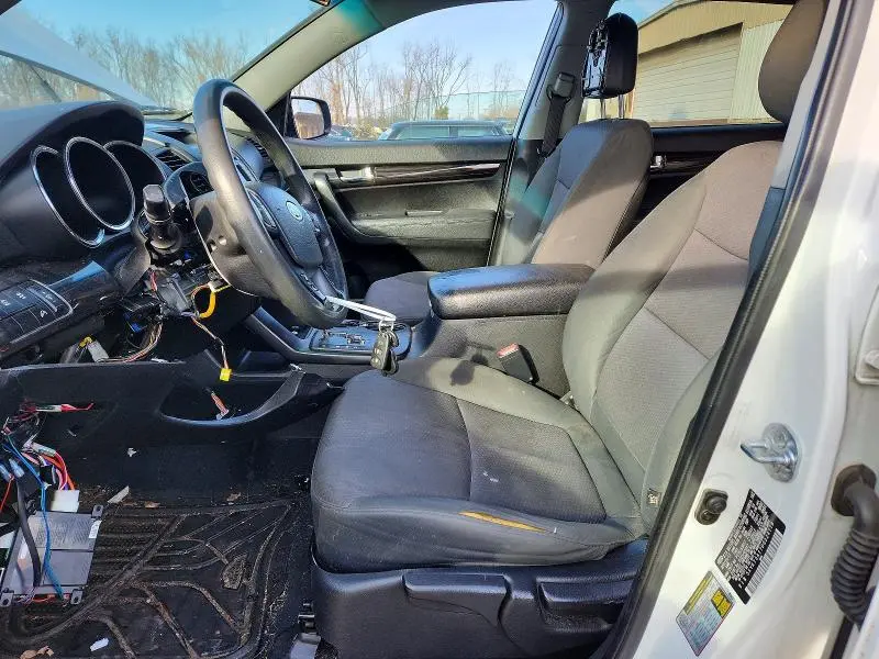 2013 KIA SORENTO LX  