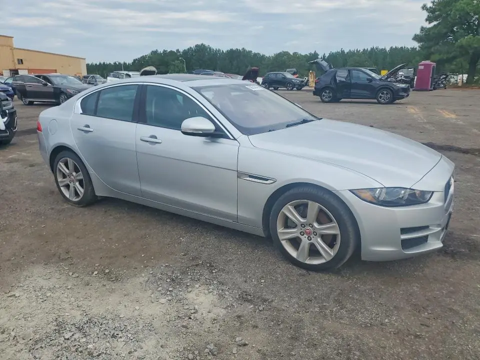 2018 JAGUAR XE PREMIUM  