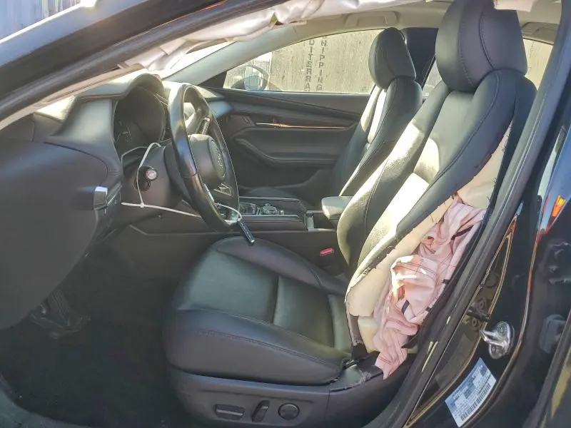 2023 MAZDA 3 PREFERRED  