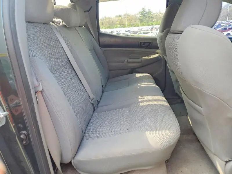2011 TOYOTA TACOMA V6  