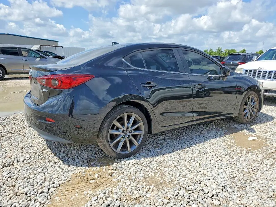 2018 MAZDA 3 TOURING  