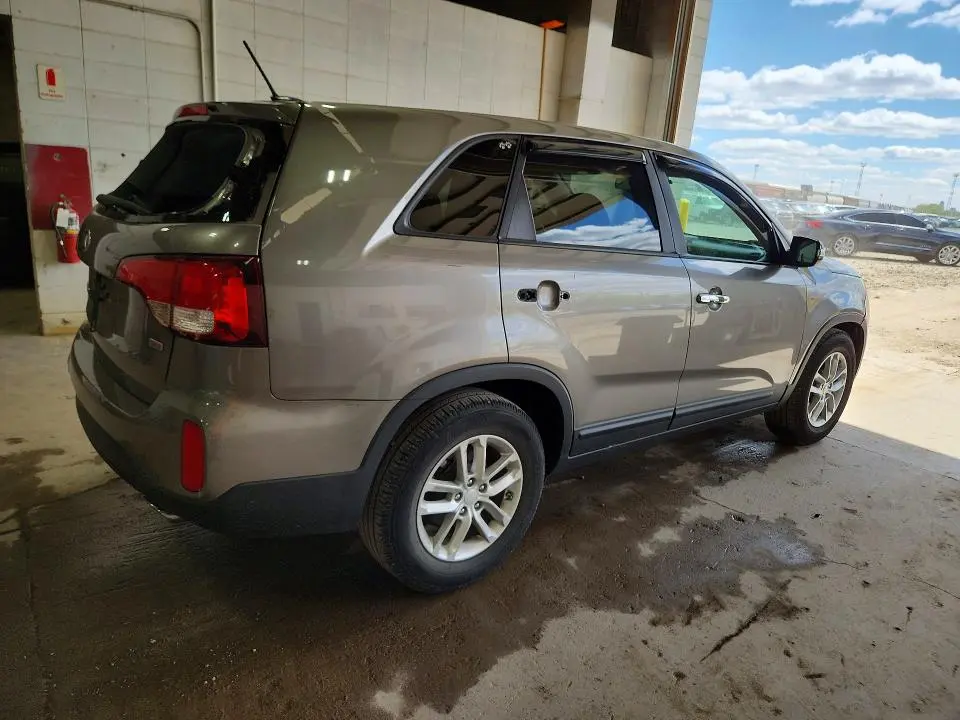 2014 KIA SORENTO LX  