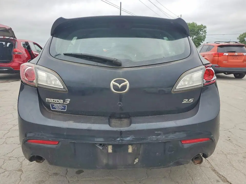 2011 MAZDA 3 S  