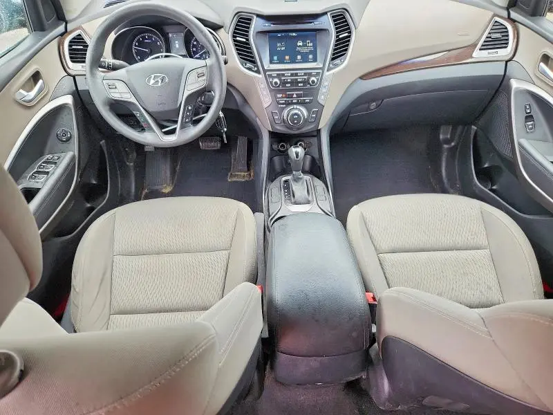 2017 HYUNDAI SANTA FE SE  