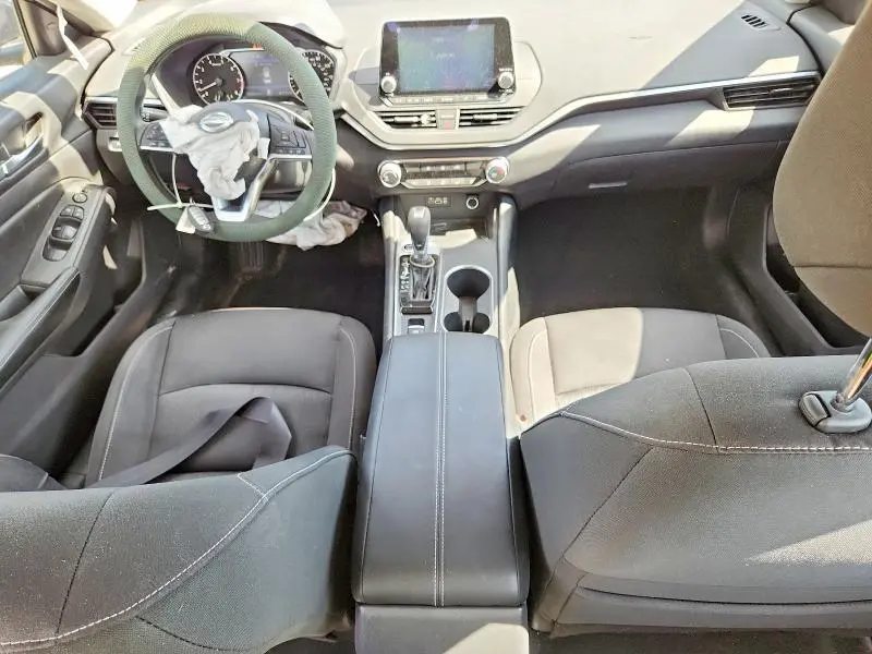 2022 NISSAN ALTIMA SV  