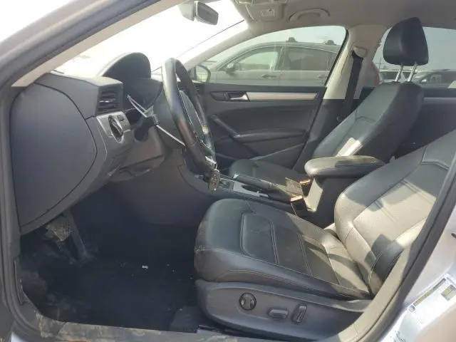 2020 VOLKSWAGEN PASSAT SE  