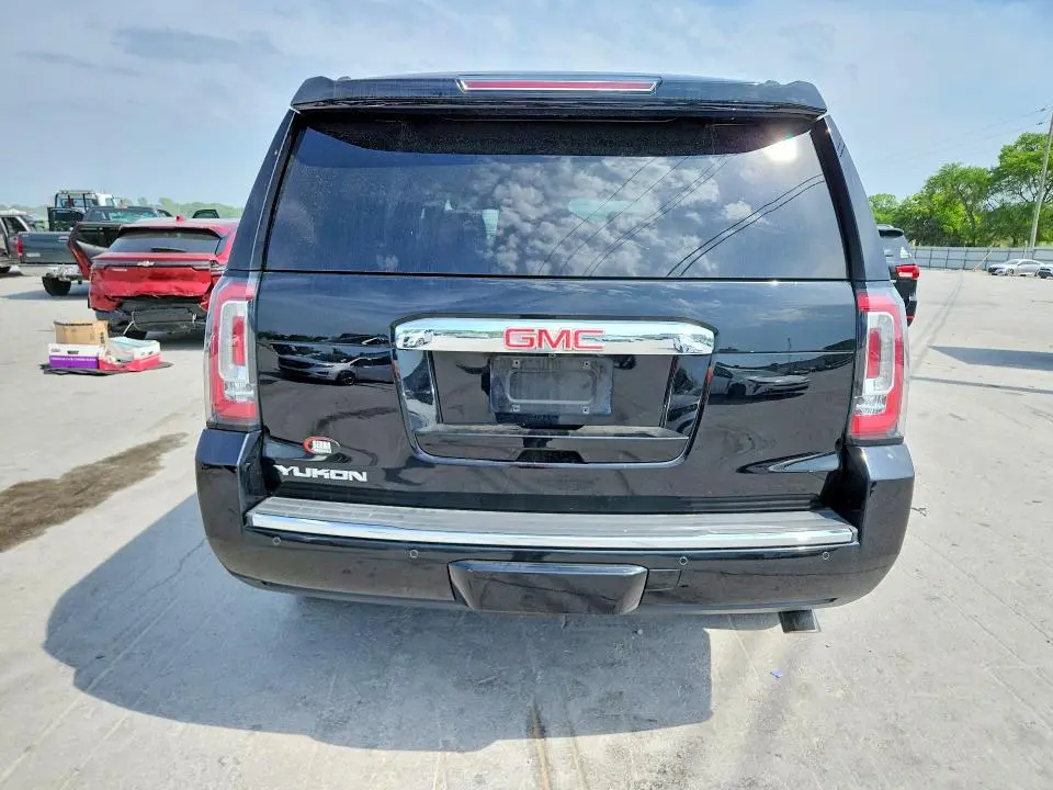 2016 GMC YUKON DENALI  