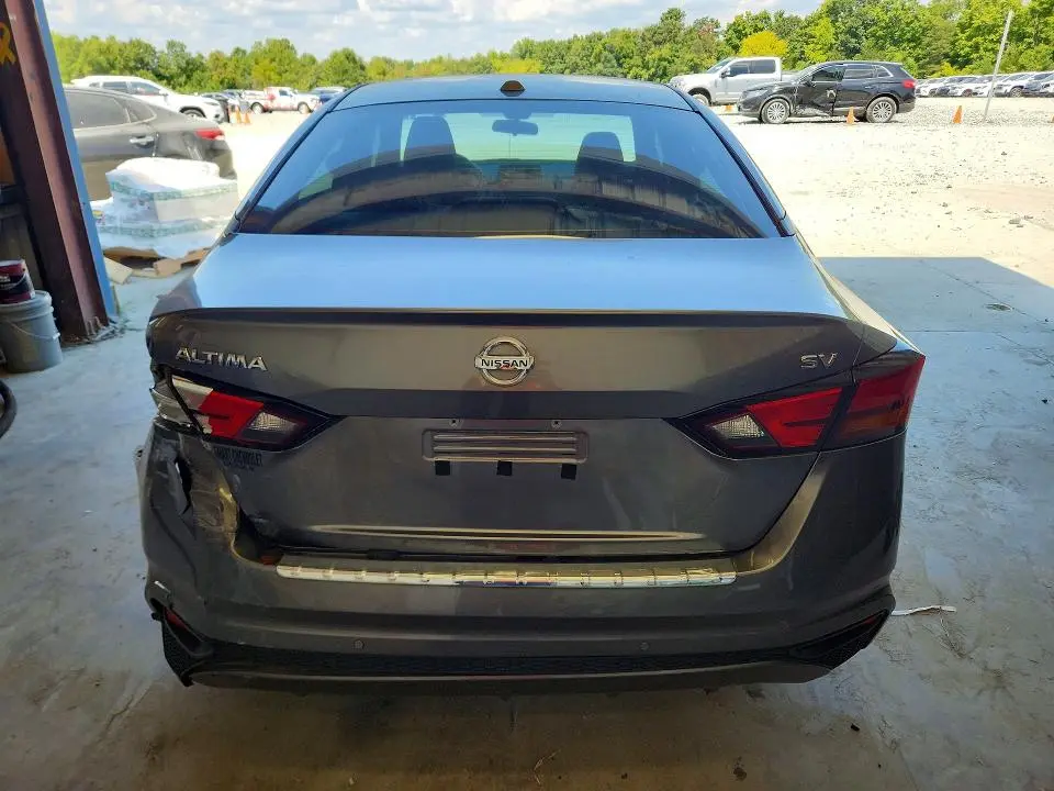 2022 NISSAN ALTIMA SV  