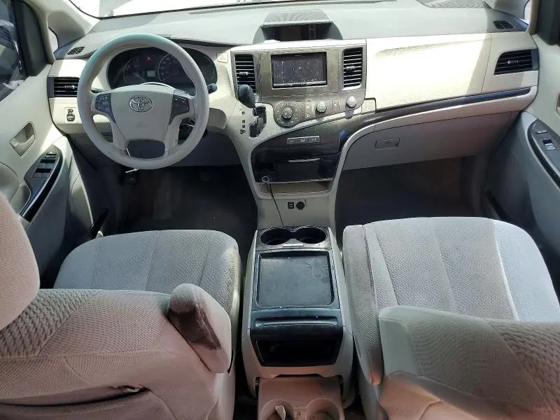 2011 TOYOTA SIENNA LE  