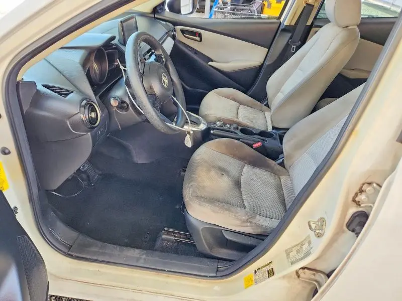 2019 TOYOTA YARIS LE  
