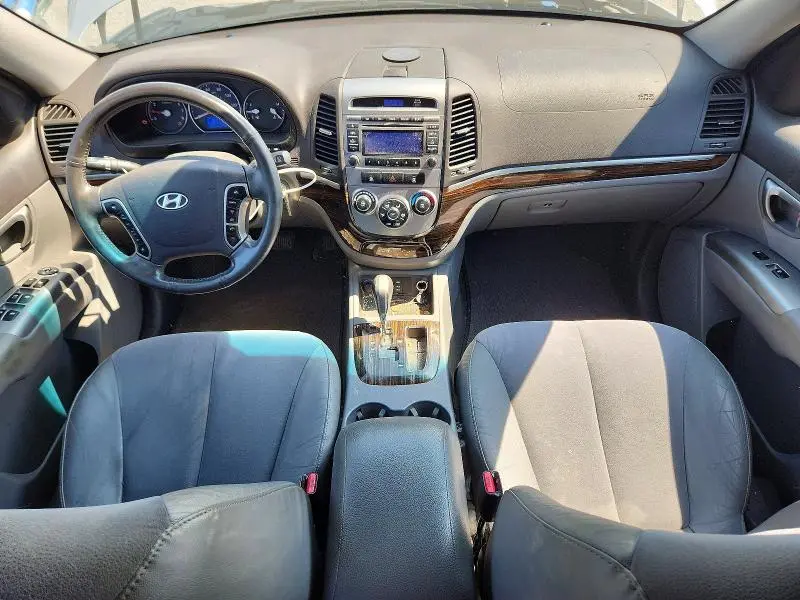2010 HYUNDAI SANTA FE SE  