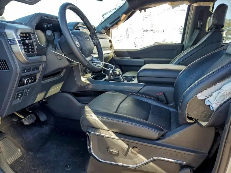 2024 FORD F150 LARIAT  