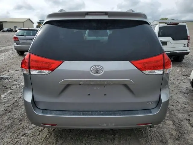 2012 TOYOTA SIENNA XLE  