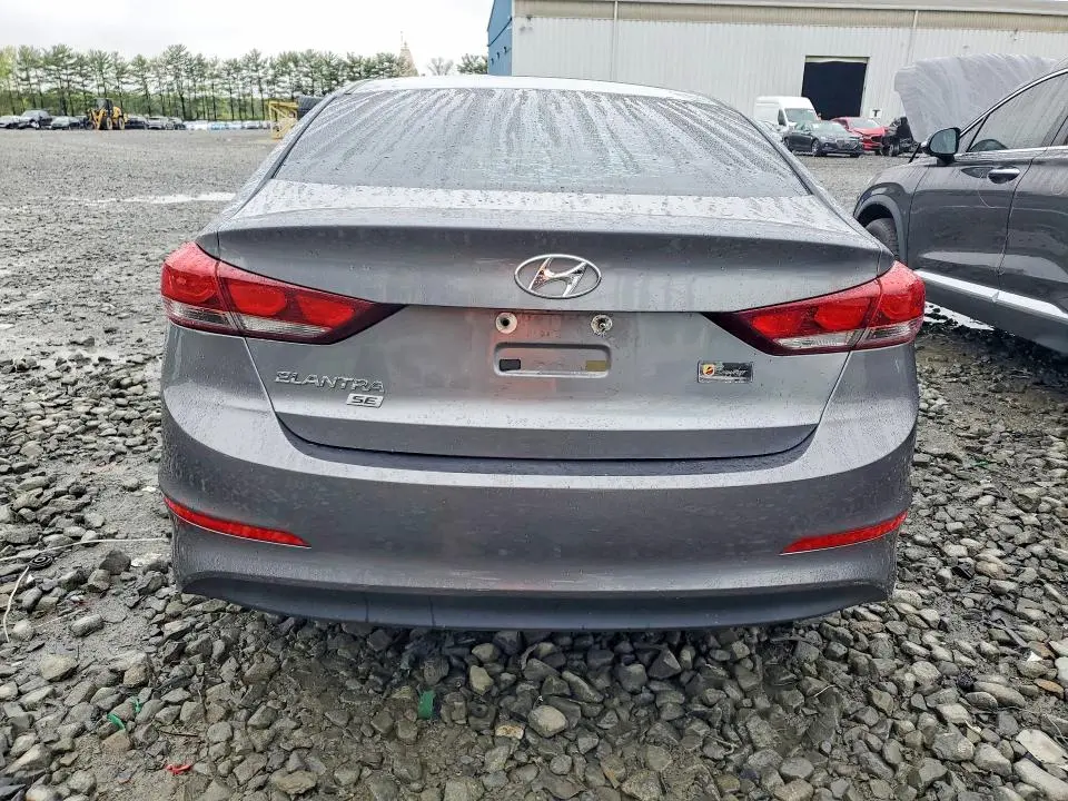 2018 HYUNDAI ELANTRA SE  