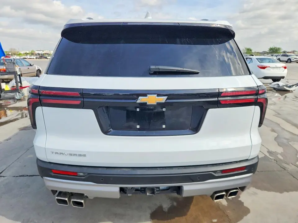 2024 CHEVROLET TRAVERSE LT  