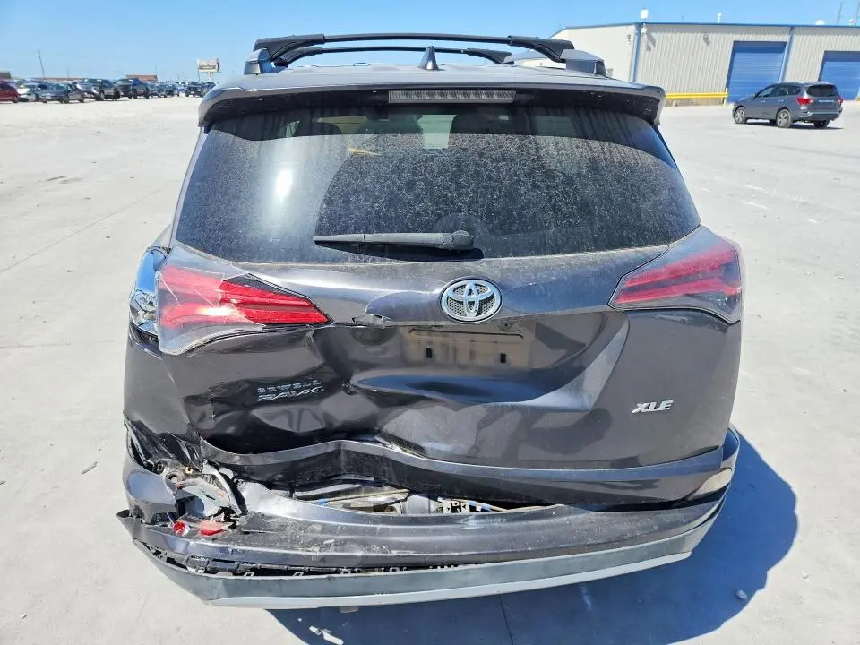 2018 TOYOTA RAV4 XLE  