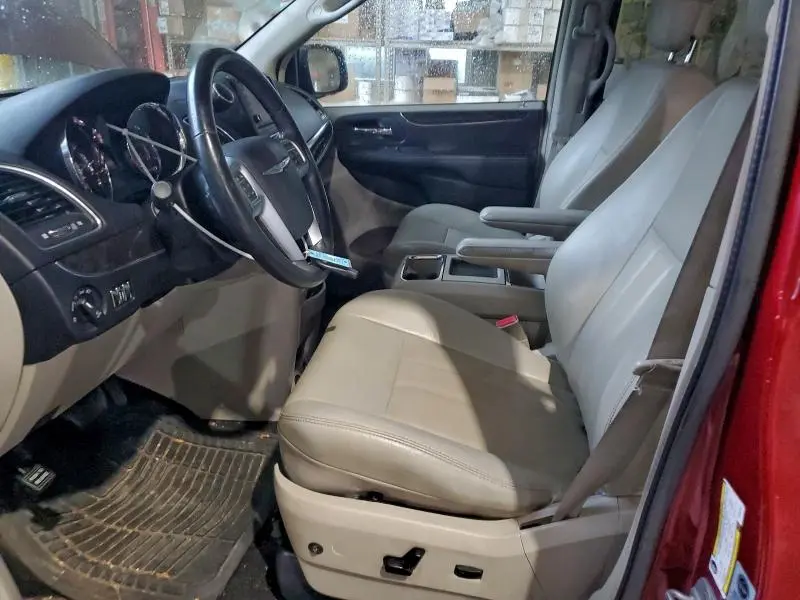 2013 CHRYSLER TOWN & COUNTRY TOURING  