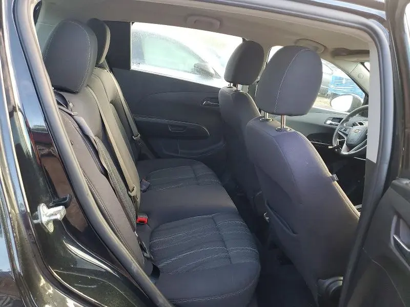 2015 CHEVROLET SONIC LT  