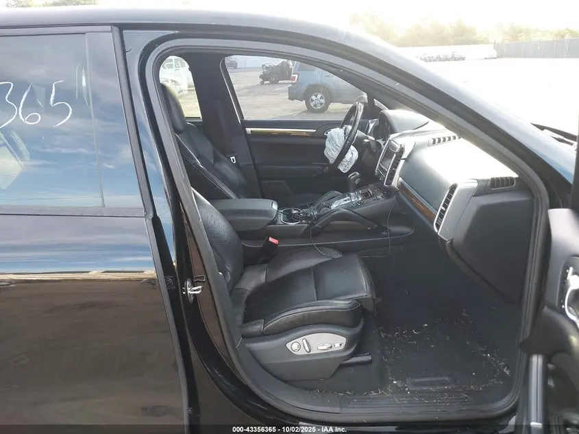 2012 PORSCHE CAYENNE  