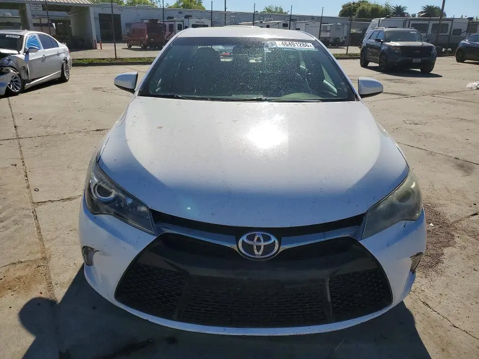 2016 TOYOTA CAMRY SE  