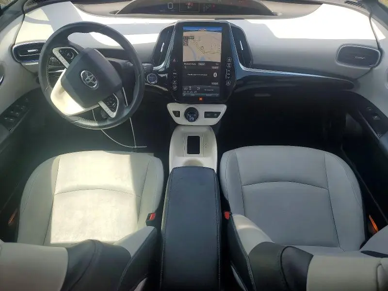 2018 TOYOTA PRIUS FOUR TOURING  